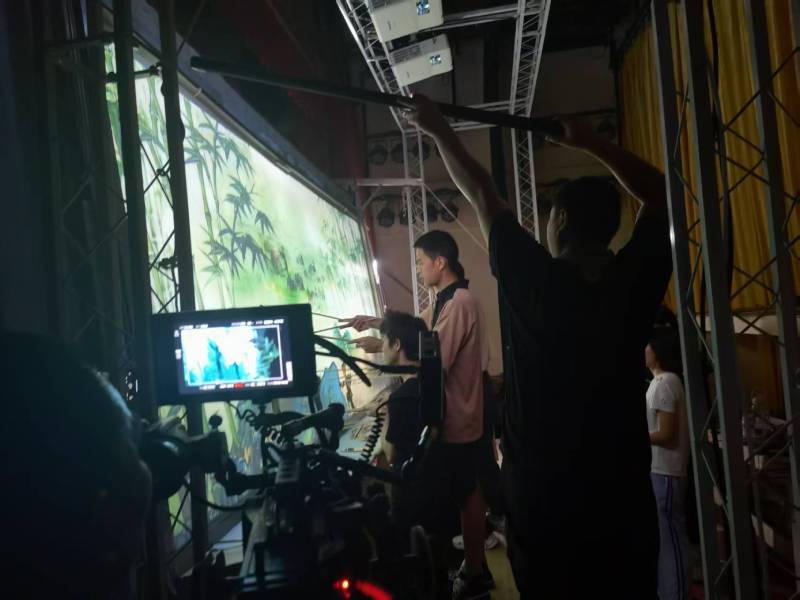 湘潭TVC拍摄公司：美妆时尚造梦师，雕琢细节中的高级质感